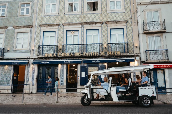 a truck is parked in front of a building